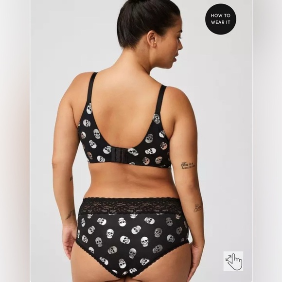 Torrid Black/White Skull Push-Up swim set women’s size 40D top , size 2 bottoms - Picture 2 of 10